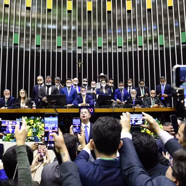 câmara dos deputados motim