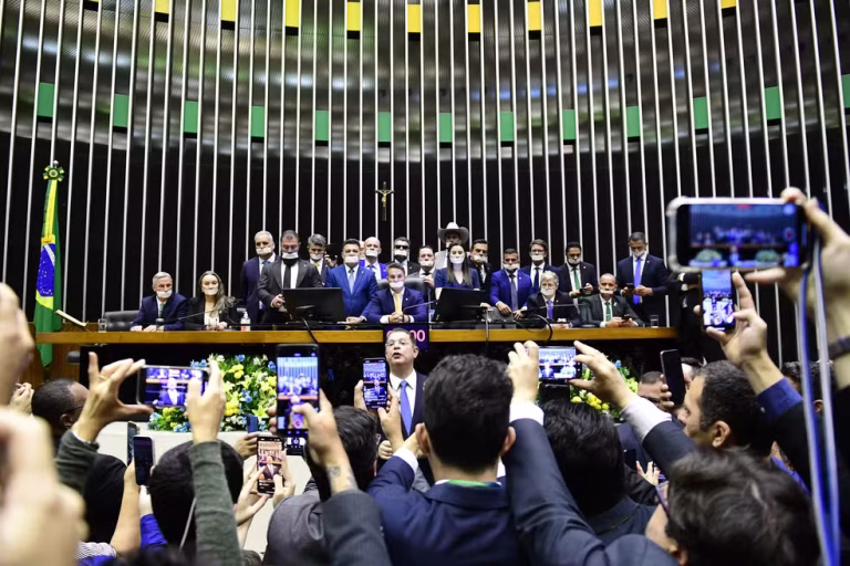 câmara dos deputados motim