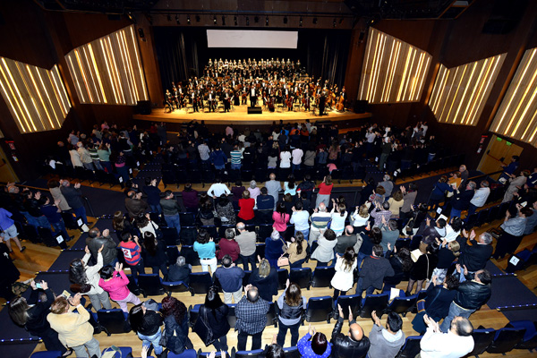 Sinfônica realiza concerto em homenagem aos 50 anos da Cohab na Vila Rica