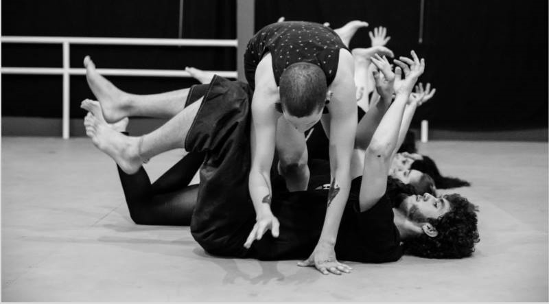 Improvisadores realizam ensaio aberto de ‘Dance Constructions’, em cartaz no MoMa