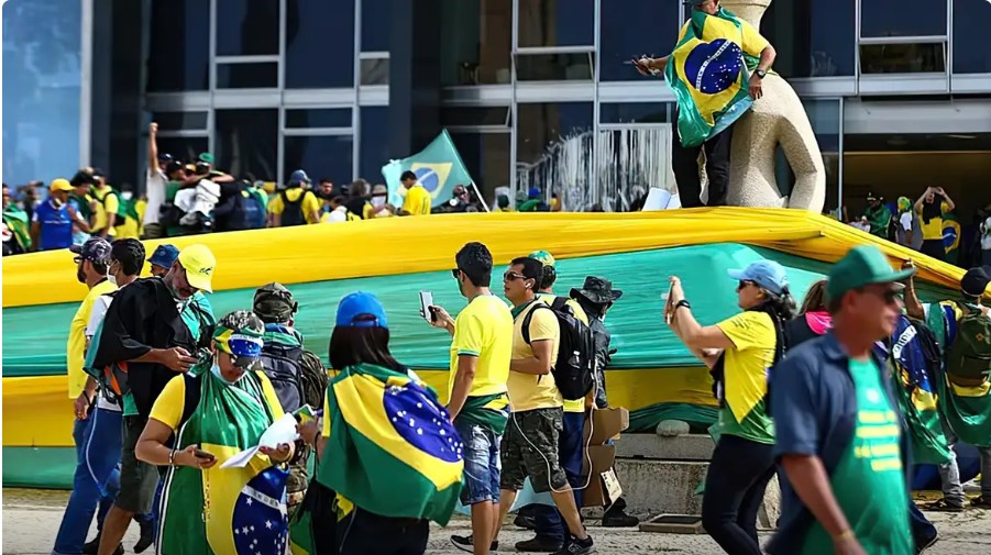 Basta de organizações criminosas e banditismo militar contra a democracia