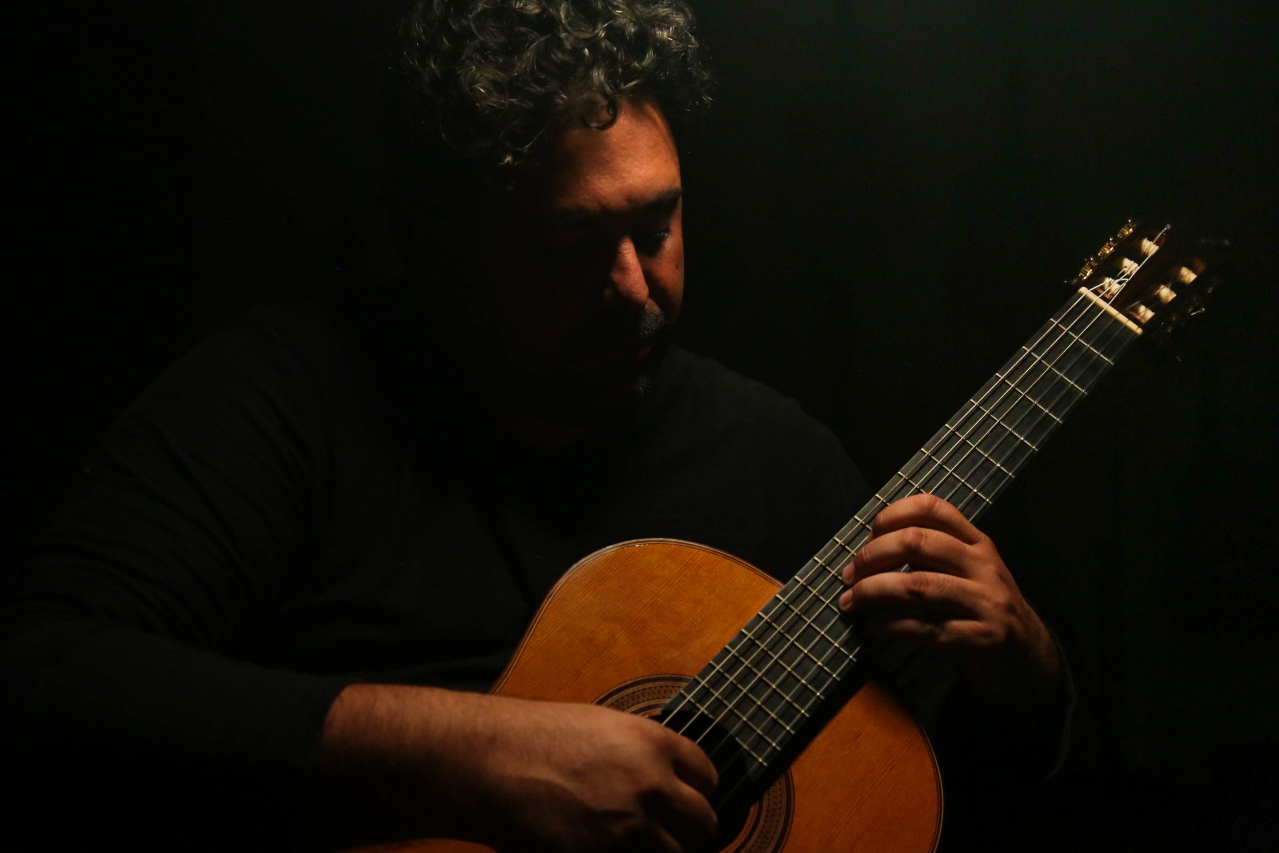 Welton Nadai apresenta concerto e lança o álbum ‘Pedro Cameron’, celebrando o repertório tradicional do violão e a música brasileira