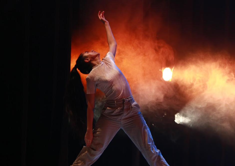 Companhia de dança traduz em movimentos os múltiplos olhares sobre o universo feminino em ‘Rasgo’