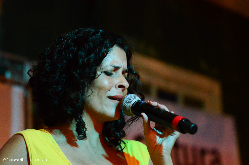 Andreia Preta apresenta show ‘Segredinho’ em bar de Barão Geraldo