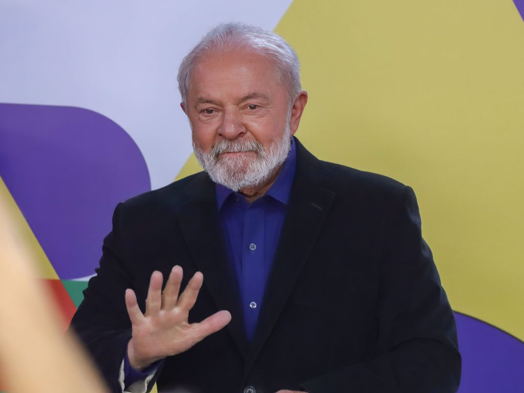 Lula assina MP para taxar super-ricos e reduzir o paraíso fiscal dos bilionários no Brasil