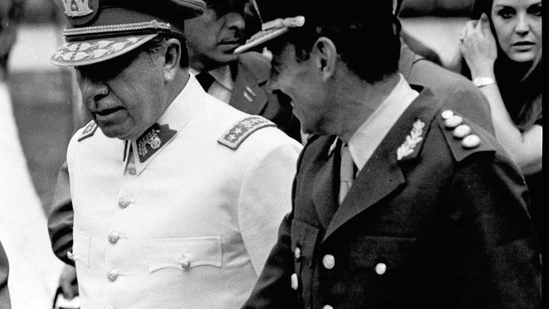 Investigação diz que ditador Pinochet, admirado por Bolsonaro, fornecia éter para narcotraficantes