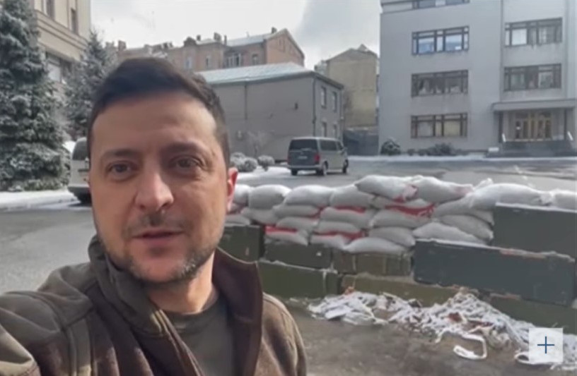 Para manter a guerra, mídia mundial finge que vídeos de Zelensky em Kiev não parecem falsos