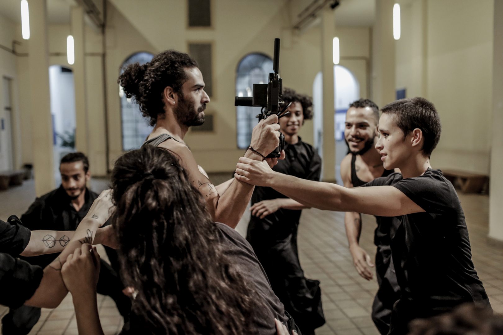 Jorge Garcia Cia de Dança ocupa o Teatro de Contêiner Mungunzá com workshop, videoinstalação, espetáculo e conversa pública