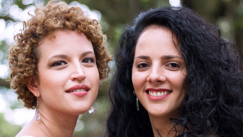 Duo Lus canta a volatilidade e beleza do feminino no show ‘Água Clara’