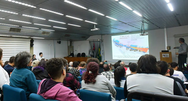 Juízes, sem qualquer titulação, recebem no início de carreira 3 vezes o salário de um professor Dr.