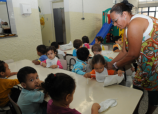 Prefeitura de Campinas abre 250 vagas temporárias para agente de educação infantil