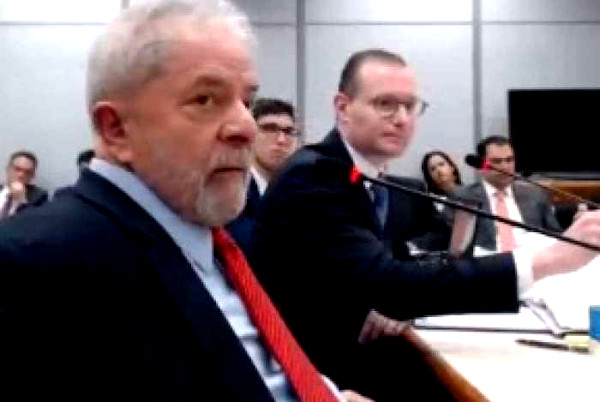 Moro confessa crime contra Lula em troca de mensagens com deputada bolsonarista