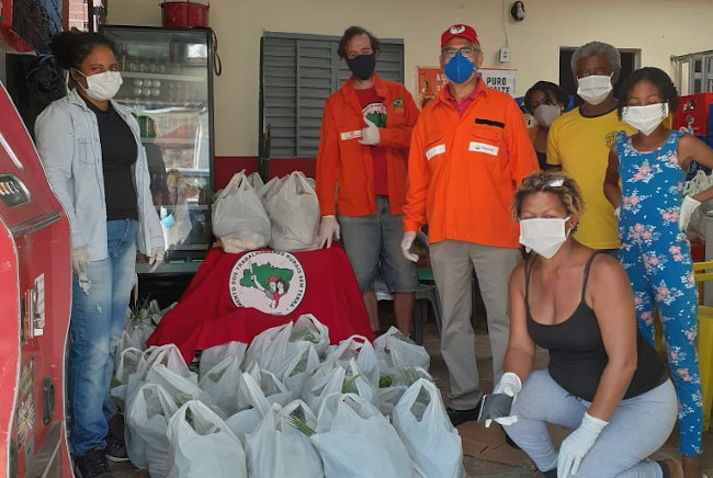 Petroleiros de Campinas doam cestas básicas do MST durante pandemia de coronavírus