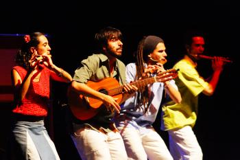 ‘Flautins Matuá’ se apresenta no Teatro Castro Mendes